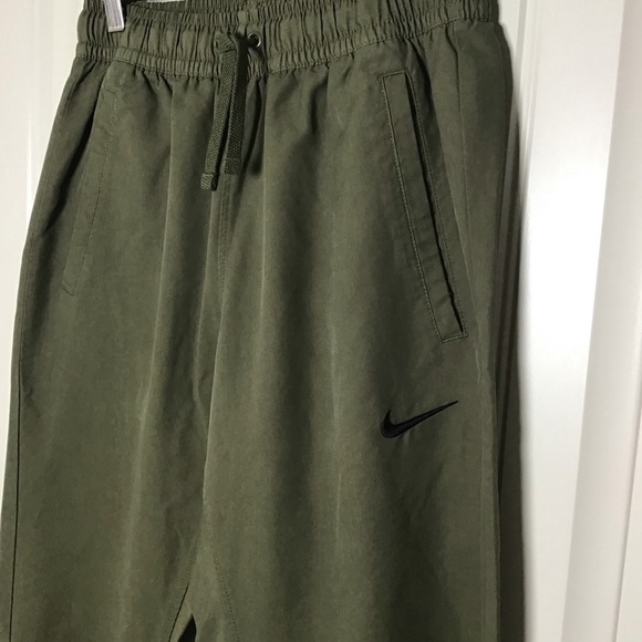 Nike Slim Fit Jogger in Olive Green Size Small. - Picture 4 of 9